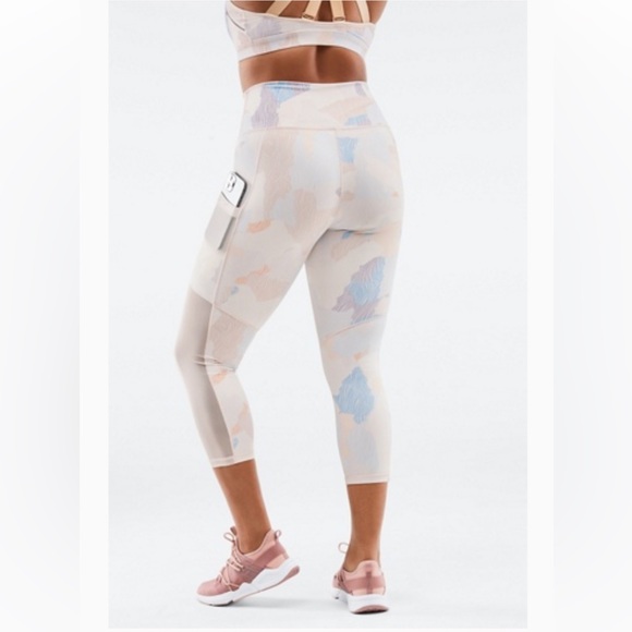 Fabletics Pants - Fabletics On-The-Go PowerHold® High-Waisted Capri Sz S